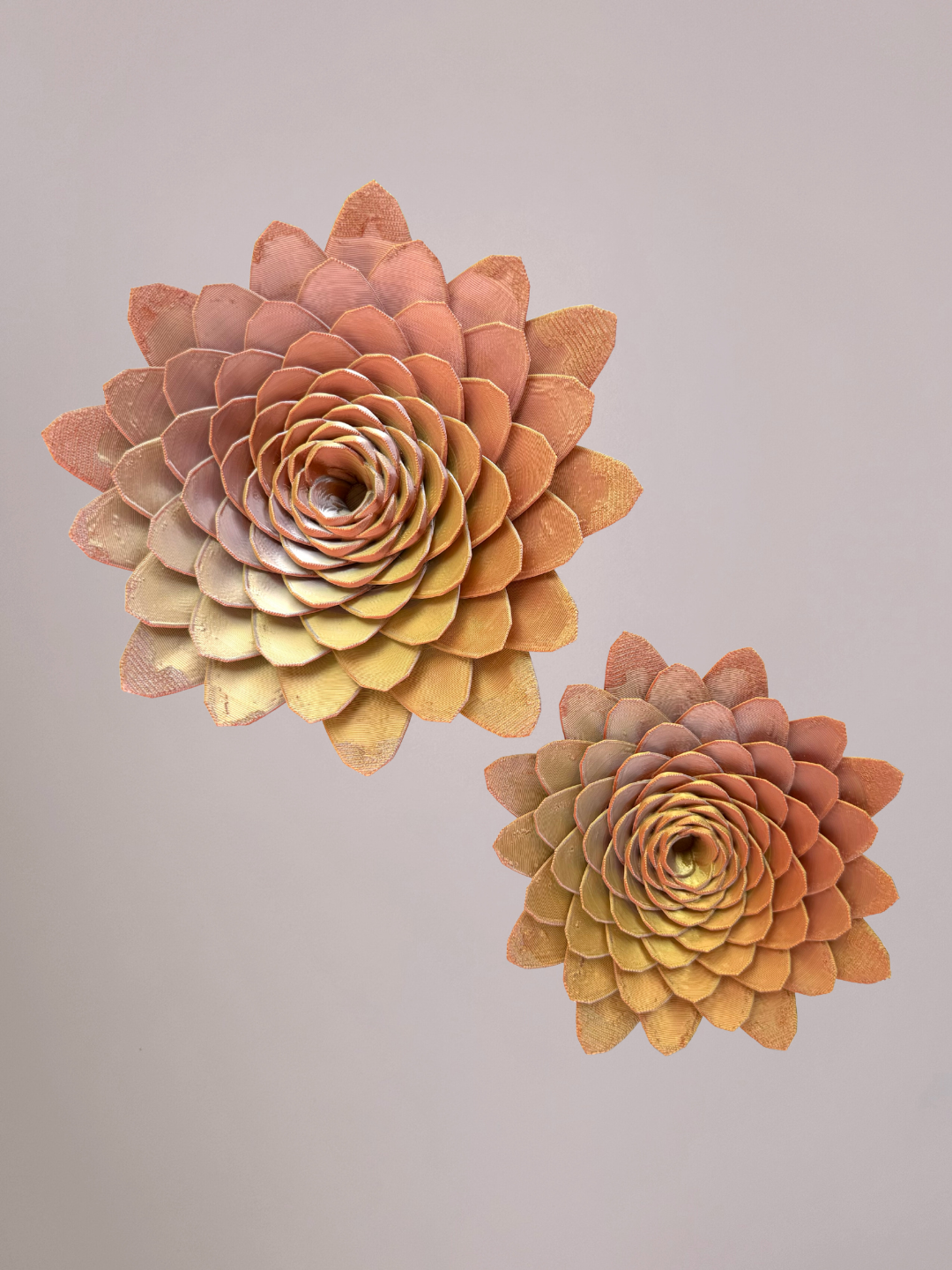 3D wandbloem dahlia goud koper zilver – luxe wanddecoratie met diepte