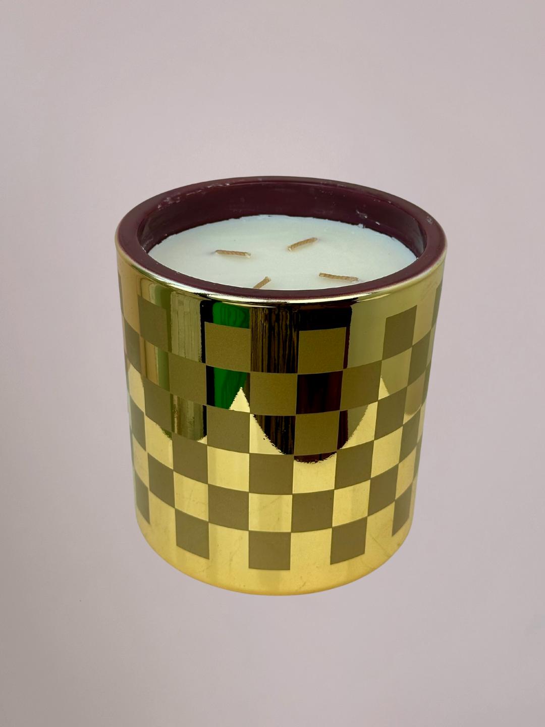 Bovenaanzicht van Atelier Rebul XL Geurkaars Appel-Kaneel 950 g – elegante kaars met warme appel-kaneel geur voor huis en decoratie.