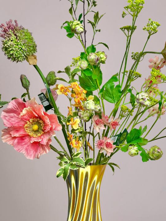 Kunstboeket roze van Silk-ka met roze en oranje zijden bloemen, sfeervol interieur