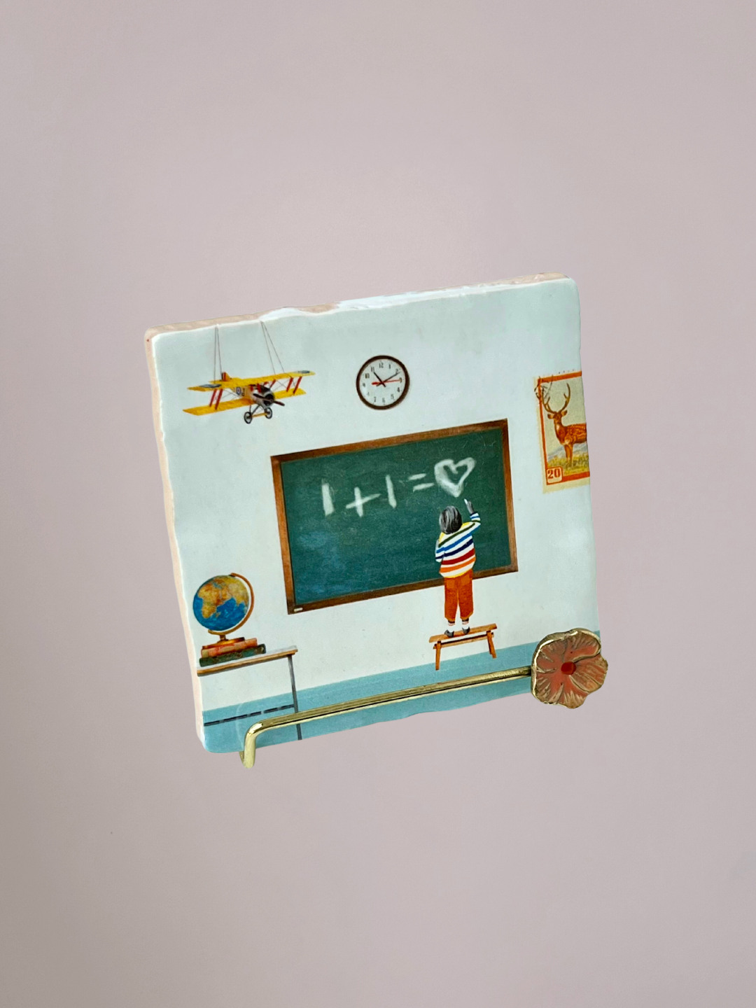 StoryTiles tegeltje Learned From You met illustratie van leren en school tafereel op keramisch tegeltje