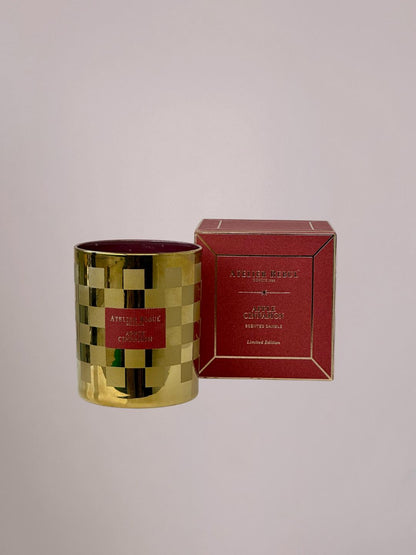 Atelier Rebul Appel-Kaneel geurkaars met luxe verpakking, warme kaneel- en appelgeur in stijlvol design