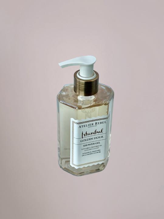 Atelier Rebul Golden Hour shower gel in stijlvolle verpakking voor een luxe douche-ervaring