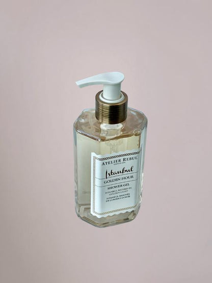 Atelier Rebul Golden Hour shower gel in stijlvolle verpakking voor een luxe douche-ervaring