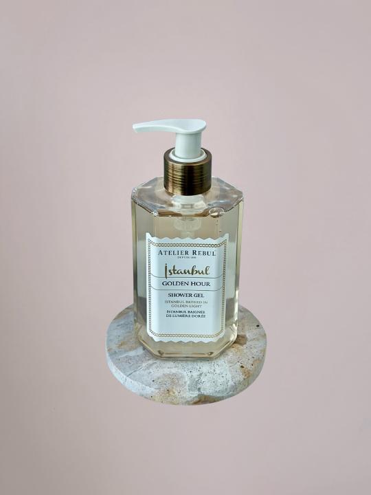 Atelier Rebul Golden Hour shower gel in stijlvolle verpakking voor een luxe douche-ervaring