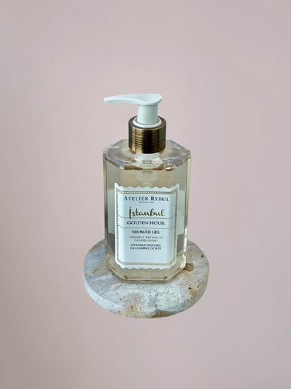 Atelier Rebul Golden Hour shower gel in stijlvolle verpakking voor een luxe douche-ervaring