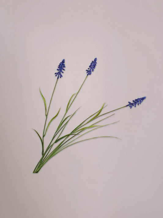 Paarse blauwe druif kunsttak van 73 cm van Silk-ka met levensechte druifjes en groene steel in een vaas