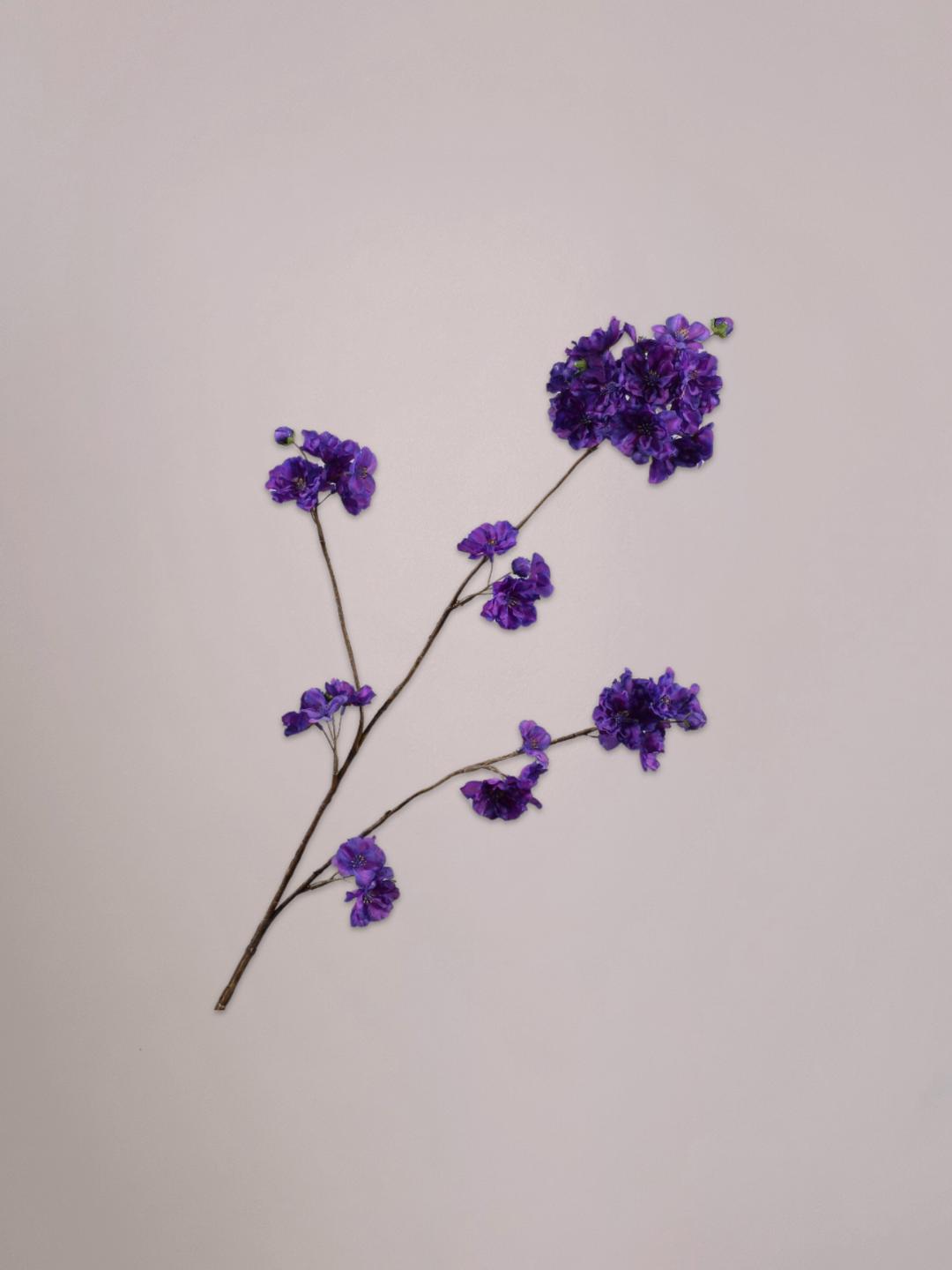 Elegante bloesem tak paars van 84 cm. Levensechte kunstbloemen met zachte tinten, onderhoudsvrij en perfect voor een stijlvol interieur.