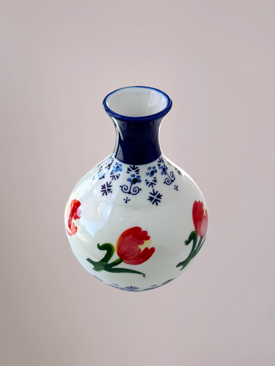 Handbeschilderde Buikvaas Oranje Tulp van Heinen Delfts Blauw in Delfts blauw porselein met oranje tulp en traditionele decoraties