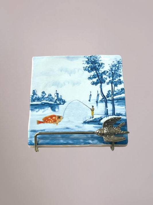 StoryTiles tegeltje Catching a Big Fish 10x10 cm – origineel Vaderdag cadeau met visscène en nostalgische uitstraling