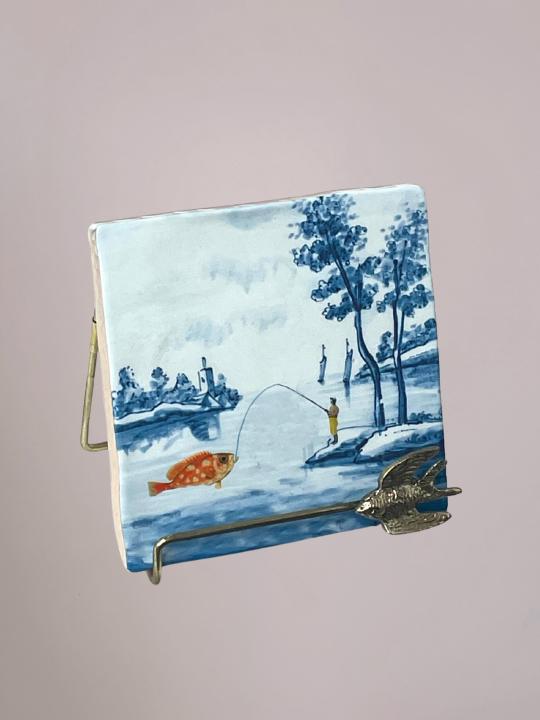 StoryTiles tegeltje Catching a Big Fish 10x10 cm – origineel Vaderdag cadeau met visscène en nostalgische uitstraling