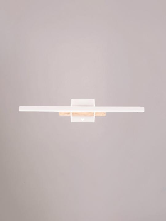 Voorkant van de witte wandplank medium van Studio Mippe, fris en minimalistisch.