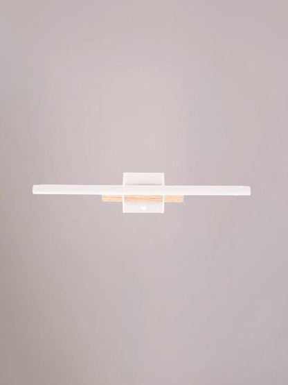 Voorkant van de witte wandplank medium van Studio Mippe, fris en minimalistisch.