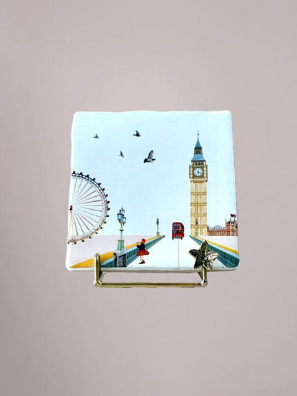StoryTiles Eye On London tegeltje met sfeervol Londen ontwerp, handgemaakt tegeltje van 10x10 cm