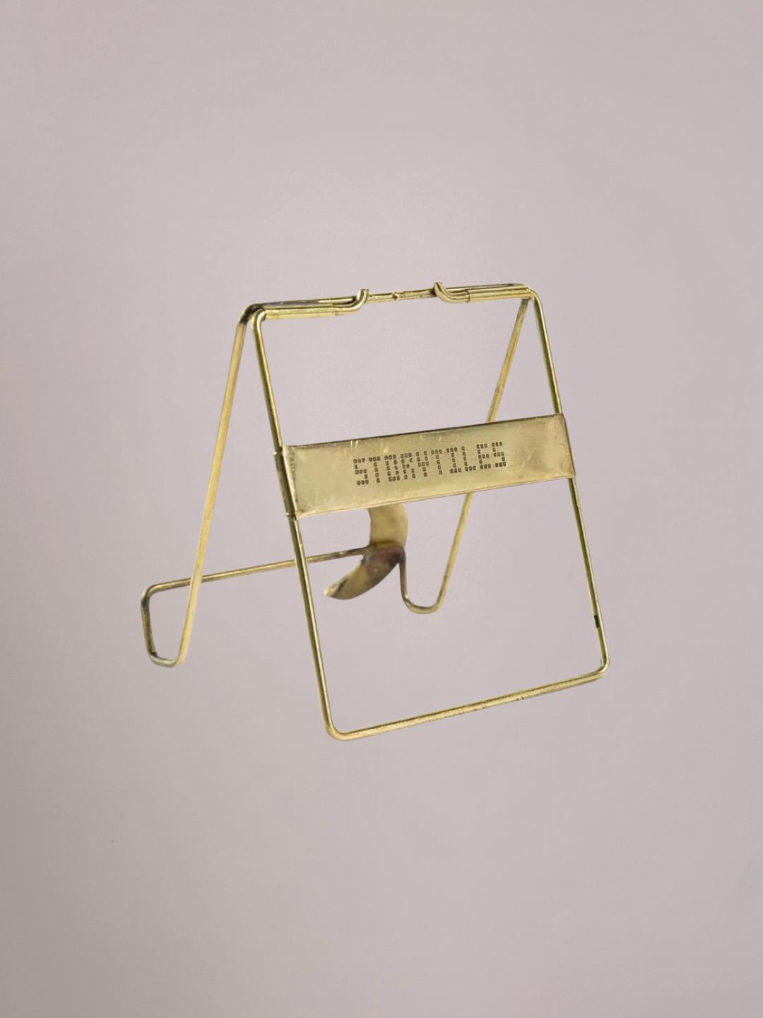 Achterkant van Golden Stand Moon messing tegelhouder met maanaccent