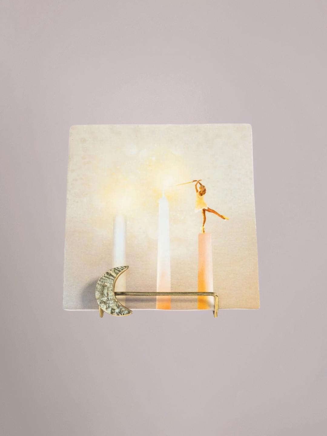 Golden Stand Moon messing tegelhouder met StoryTiles tegel