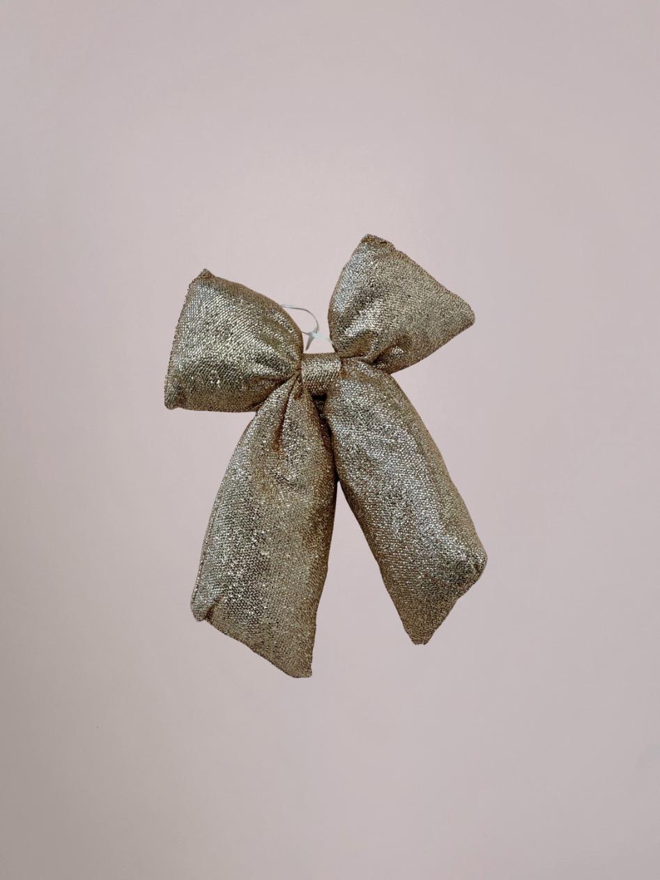 Gouden kerststrik met zachte velvet-look, luxe en fluffy, voor voordeur of muur