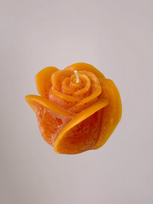 Indian Summer Roses Candle Klein in warme tint met rozenstructuur, decoratieve kaars van 12x10 cm