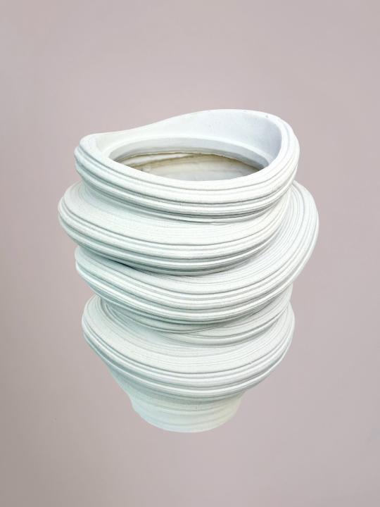 bovenaanzicht van japandi vaas met ronde opening en zandstructuur