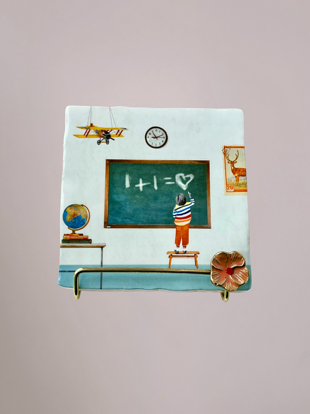 StoryTiles tegeltje Learned From You met illustratie van leren en school tafereel op keramisch tegeltje