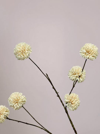 PomPom kunsttak crème van 110 cm met volle bolvormige bloemen en lange stevige steel