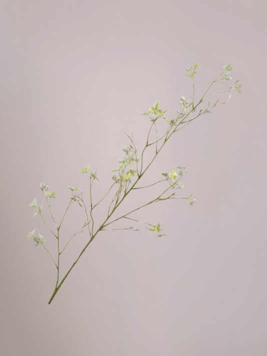 Bloesem kunsttak groen 109 cm van Silk‑ka met subtiele knoppen voor een frisse, natuurlijke interieurstijl