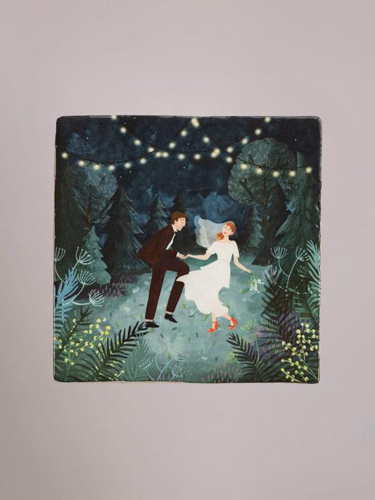 StoryTiles tegel Our Wedding Night met liefdevolle illustratie als bijzonder keramisch tegeltje