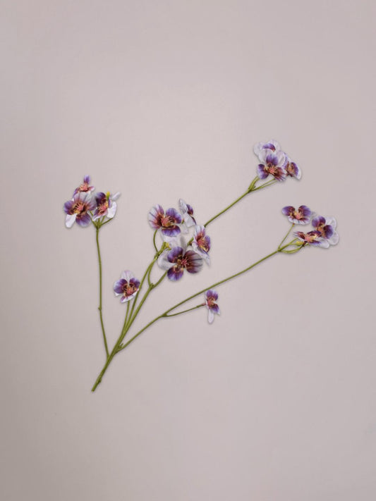 Lila-paars Viool kunsttak van 62 cm van Silk-ka met levensechte bloemen en groene steel in een vaas