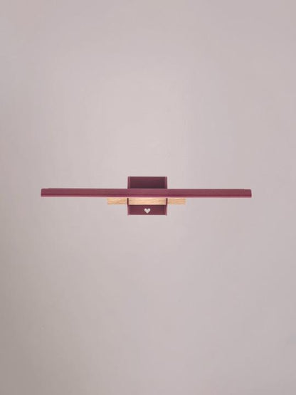 Bordeaux wandplank medium van Studio Mippe, warm en luxe.