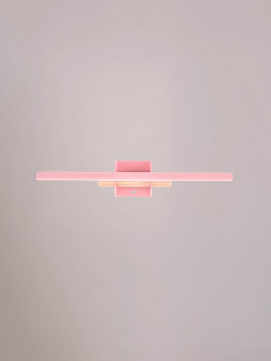 Lichtroze wandplank medium van Studio Mippe, warm en zacht.