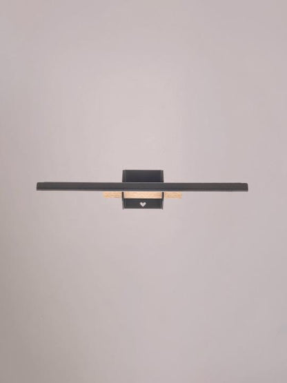 Voorkant van de zwarte wandplank medium van Studio Mippe, krachtig en modern.