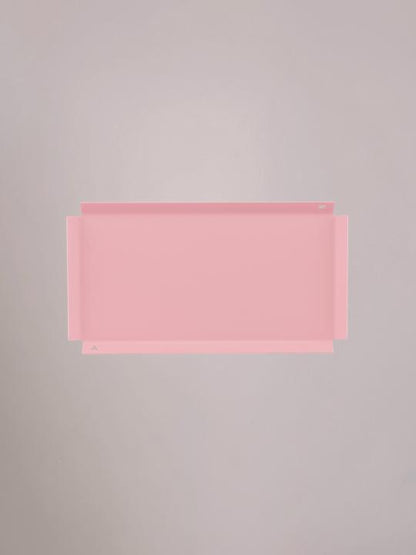 Roze wandplank tray van Studio Mippe voor vrolijke muurdecoratie.