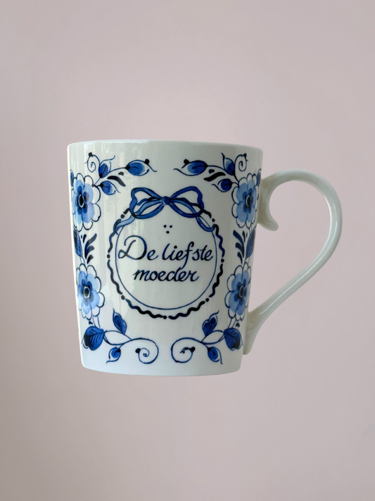 Delfts blauwe wensmok ‘de liefste moeder’ van Heinen Delfts Blauw, keramische mok 300ml met klassieke decoratie