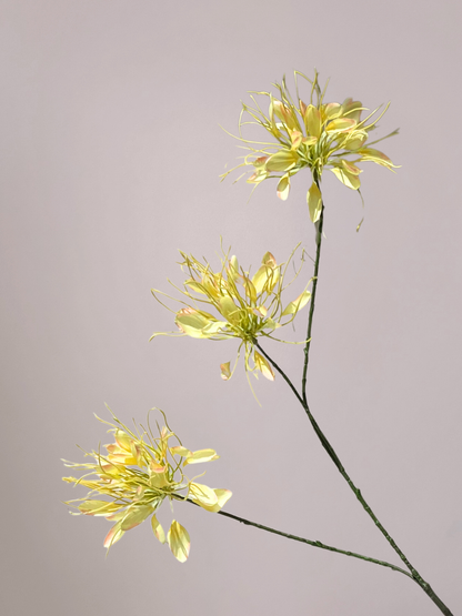 Zijde Lycoris tak geel 115 cm met elegante gele bloemen in hoge decoratieve vaas